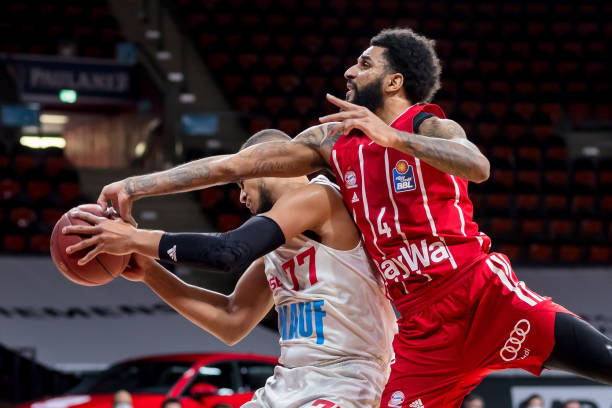 且无堆砌痕 且无堆砌痕