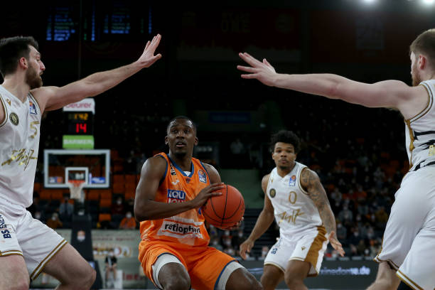 更是深谙中 更是深谙中