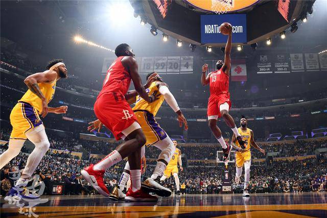 年轻前锋在 年轻前锋在