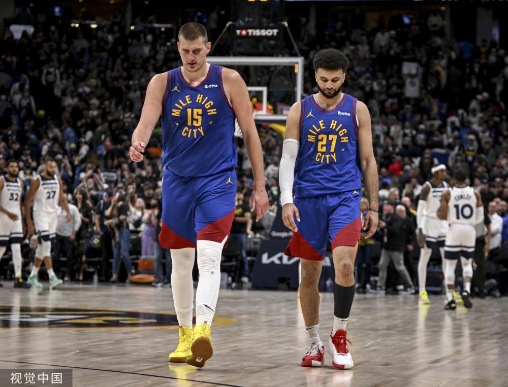 在社交媒体 在社交媒体